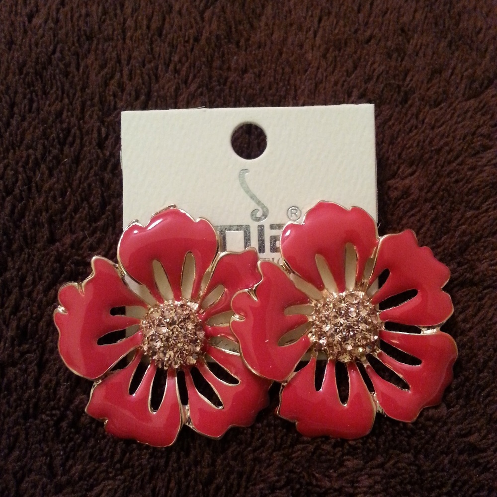 Hibiscus Hawaiian flower style earrings
